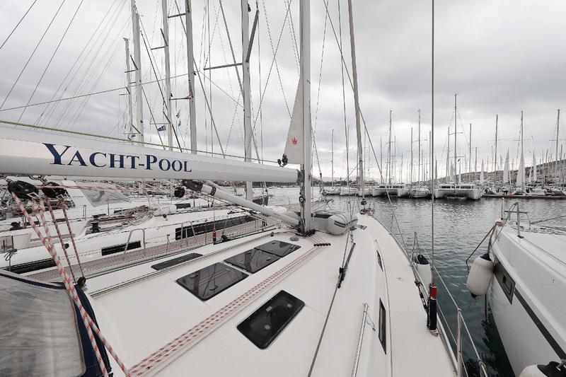 Book yachts online - sailboat - Bavaria 45 Cruiser - Samara - rent