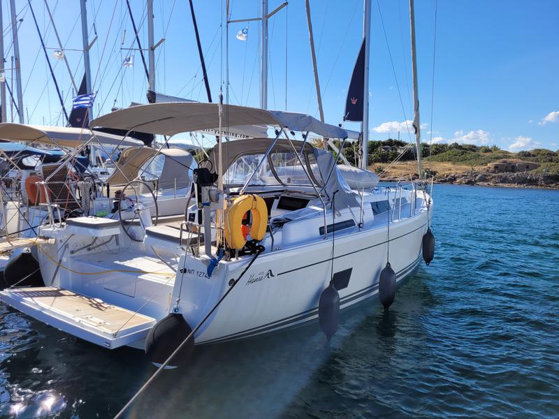 Book yachts online - sailboat - Hanse 418 - heNA - rent