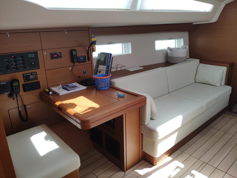 Book yachts online - sailboat - Jeanneau 51 - Sogno di Mare - rent