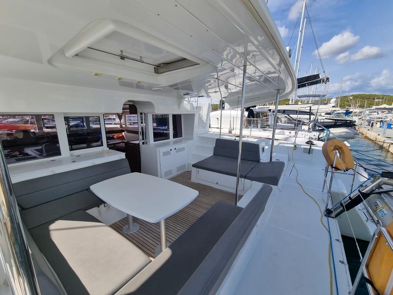 Book yachts online - catamaran - Lagoon 450F - Lalouche - rent