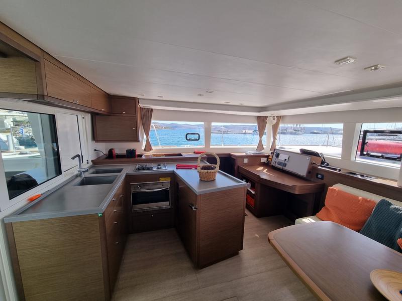 Book yachts online - catamaran - Lagoon 450F - Lalouche - rent