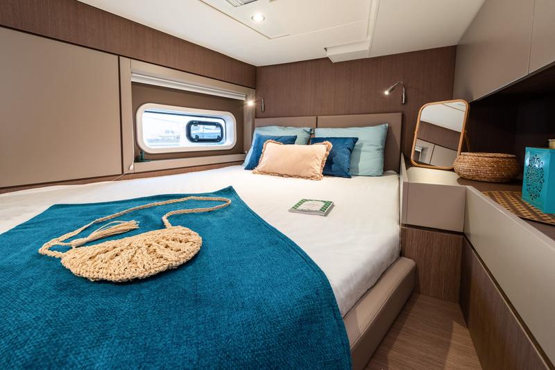 Book yachts online - catamaran - Bali 4.6 - Moderna - A/C, Generator, WM, Solar Panel, BBQ - rent