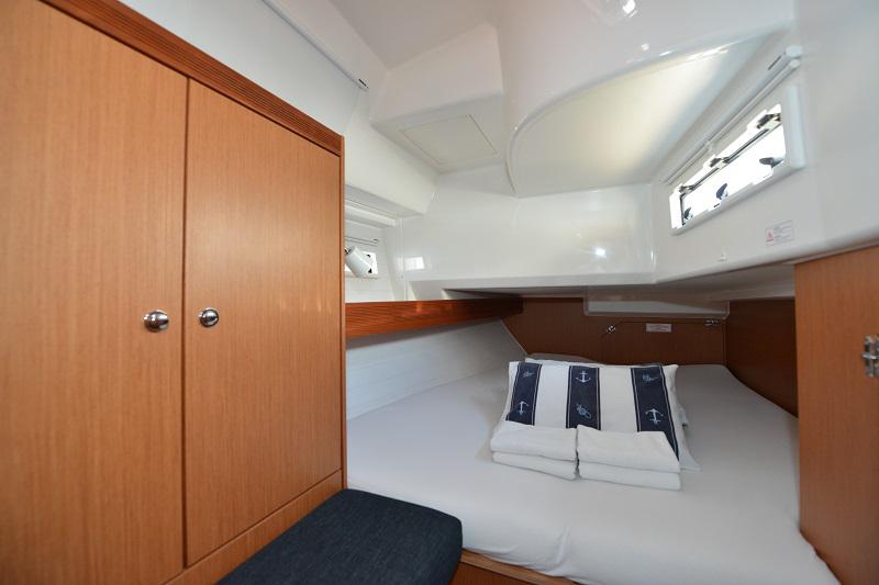 Book yachts online - sailboat - Bavaria Cruiser 40 - Joy   - rent