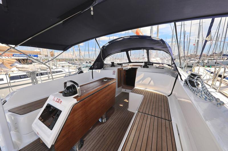 Book yachts online - sailboat - Bavaria Cruiser 46 - Summer Jazz - rent