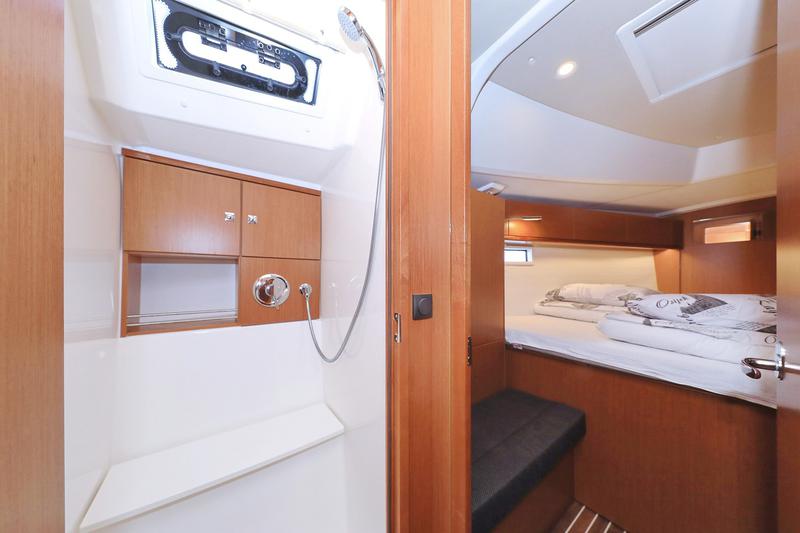 Book yachts online - sailboat - Bavaria Cruiser 46 - Summer Jazz - rent