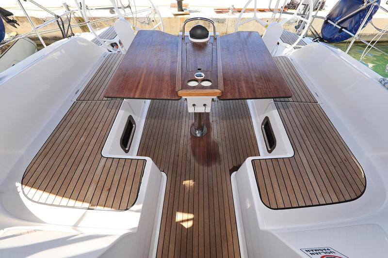 Book yachts online - sailboat - Bavaria Cruiser 46 - Summer Jazz - rent