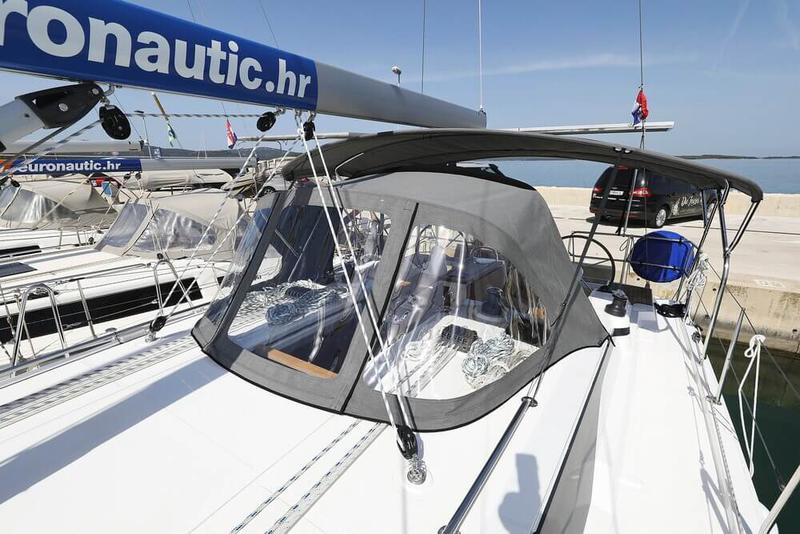 Book yachts online - sailboat - Bavaria C38 - Blue Note - rent