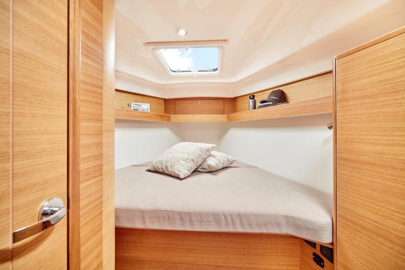 Book yachts online - sailboat - Elan Impression 40.1 - Sv. Nikola - rent