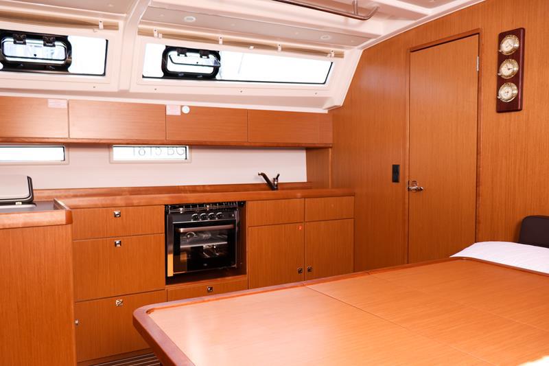 Book yachts online - sailboat - Bavaria Cruiser 46 - Gracia - rent