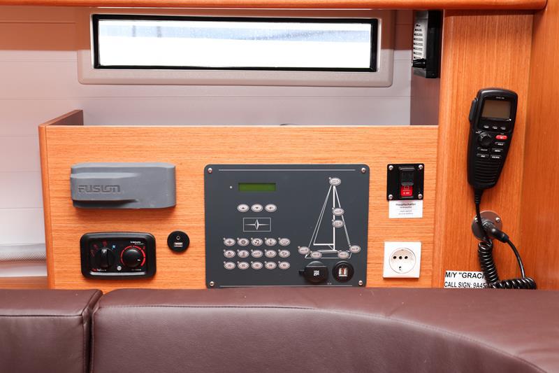 Book yachts online - sailboat - Bavaria Cruiser 46 - Gracia - rent