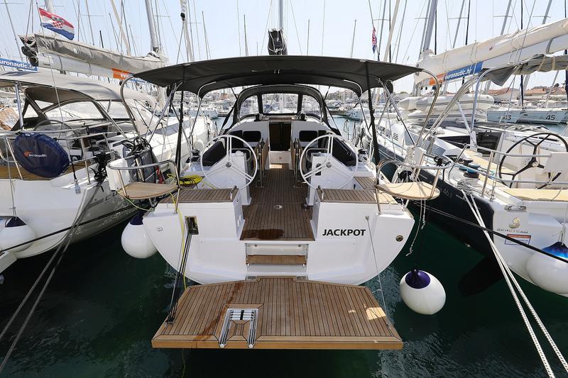 Book yachts online - sailboat - Elan 45.1 Impression - Jackpot - rent
