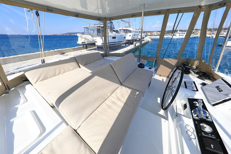 Book yachts online - catamaran - Lagoon 46 - D.Bobo - rent