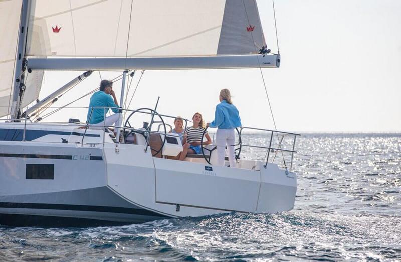 Book yachts online - sailboat - Bavaria C42 - SeaTime - rent