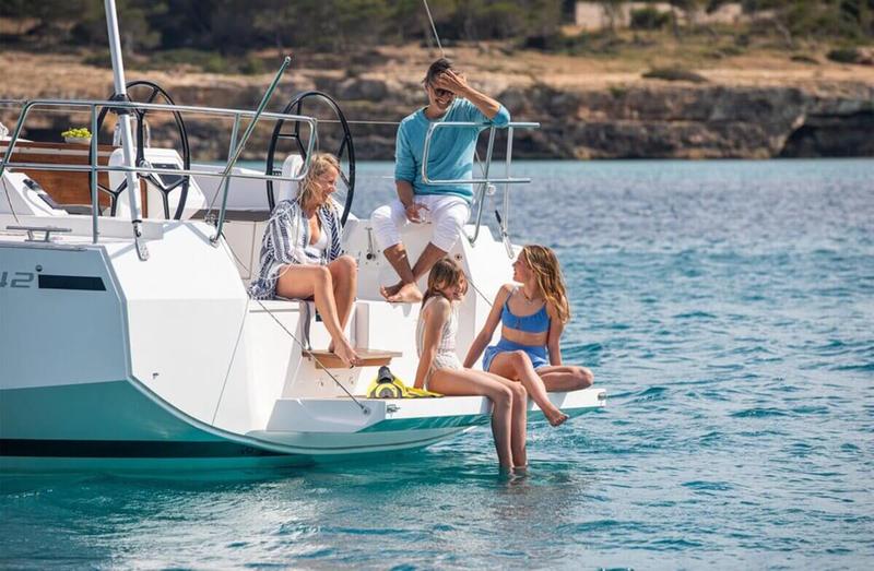 Book yachts online - sailboat - Bavaria C42 - SeaTime - rent