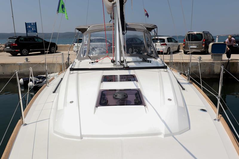 Book yachts online - sailboat - Oceanis 35.1 - Aquarius  - rent