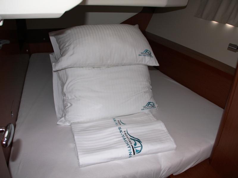 Book yachts online - sailboat - Oceanis 45 - Tonic - rent