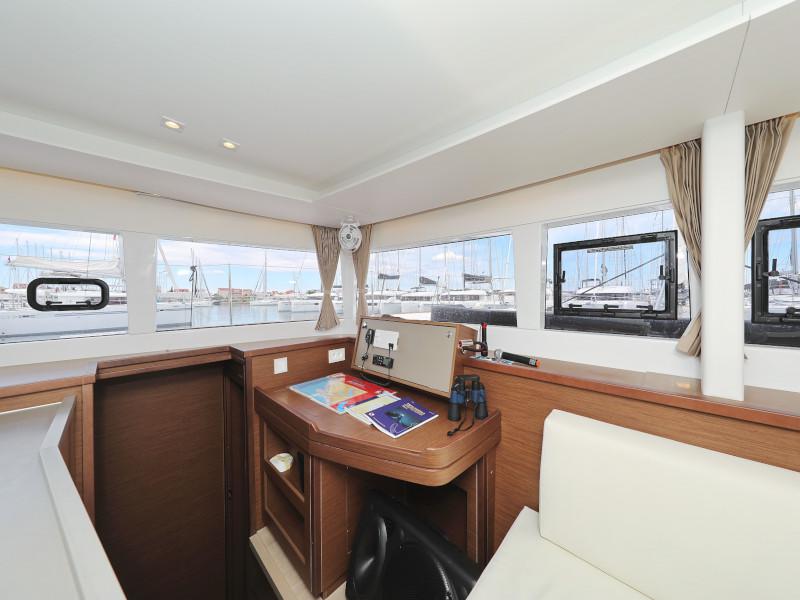 Book yachts online - catamaran - Lagoon 450 - OASIS - rent