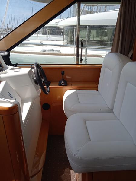 Book yachts online - motorboat - Antares 13.80 - KATANA - rent