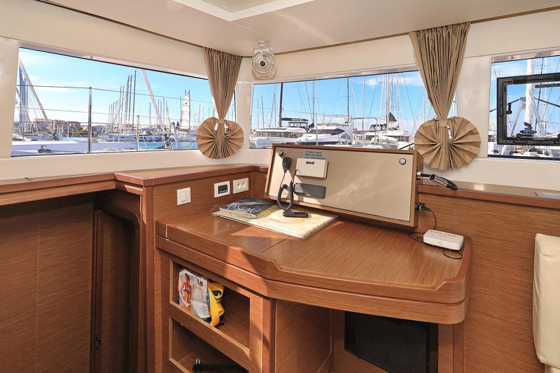 Book yachts online - catamaran - Lagoon 450 F - MUST HAVE - rent