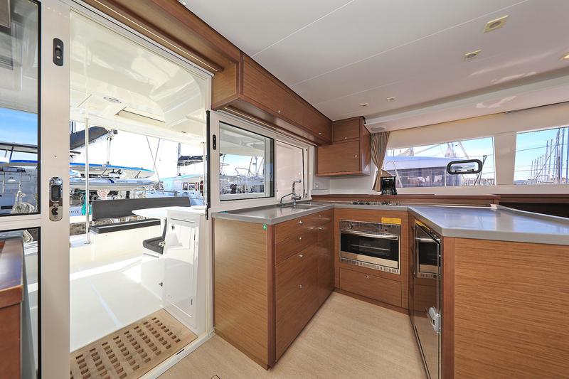 Book yachts online - catamaran - Lagoon 450 F - MUST HAVE - rent