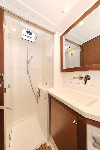 Book yachts online - catamaran - Lagoon 450 F - MUST HAVE - rent