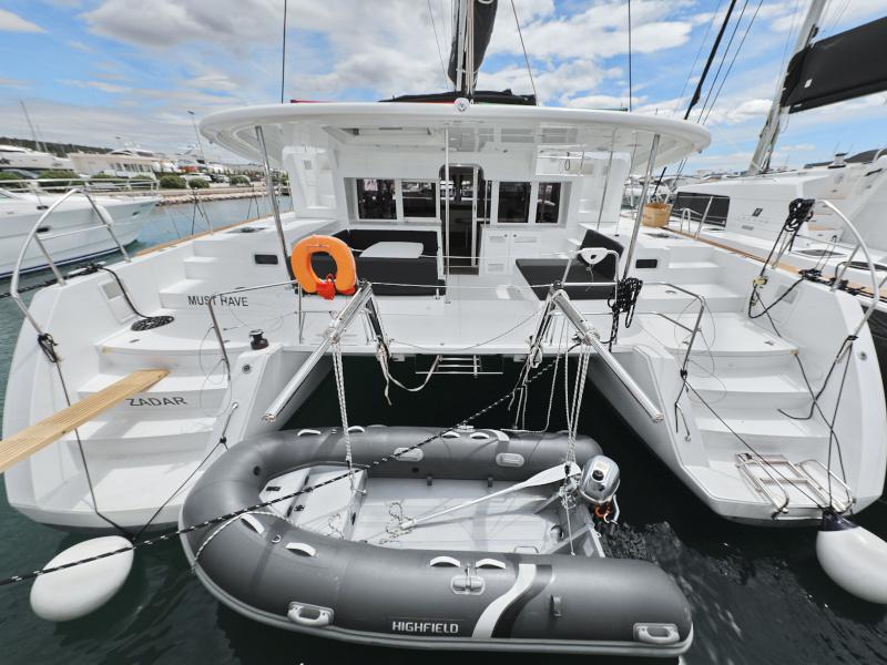 Book yachts online - catamaran - Lagoon 450 F - MUST HAVE - rent