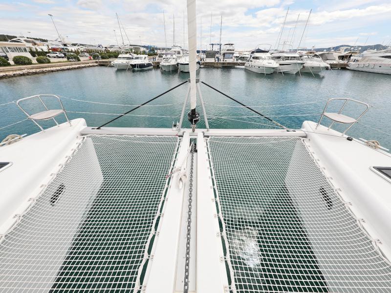 Book yachts online - catamaran - Lagoon 450 F - MUST HAVE - rent