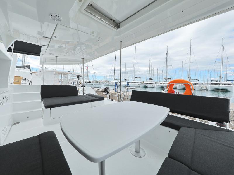 Book yachts online - catamaran - Lagoon 450 F - MUST HAVE - rent