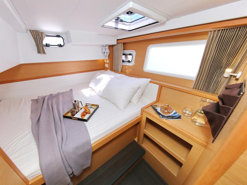 Book yachts online - catamaran - Lagoon 39 - GIN TONIC - rent