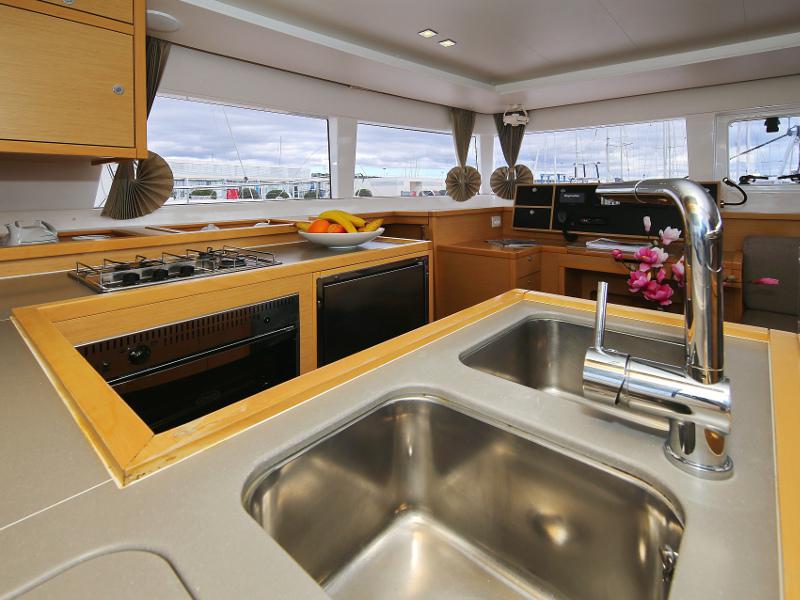 Book yachts online - catamaran - Lagoon 450 F - LADIES&amp;GENTLEMEN - rent