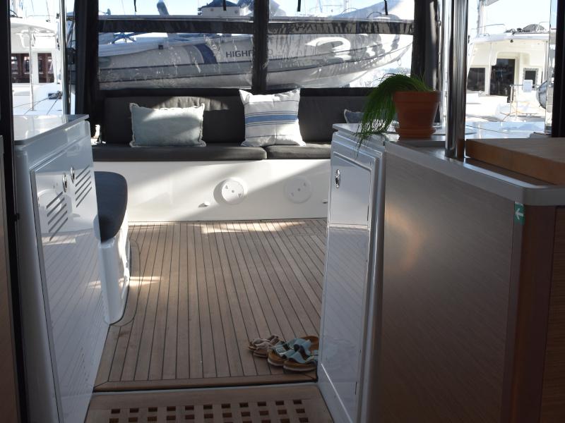 Book yachts online - catamaran - Lagoon 46 - NOTORIOUS - rent