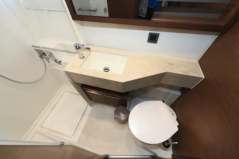 Book yachts online - catamaran - Lagoon 46 - MIDLIFE CRISIS - rent