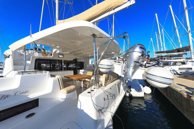 Book yachts online - catamaran - Lagoon 46 - MIDLIFE CRISIS - rent