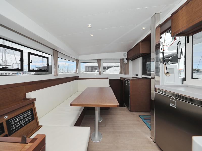 Book yachts online - catamaran - Lagoon 40 - LANCELOT - rent