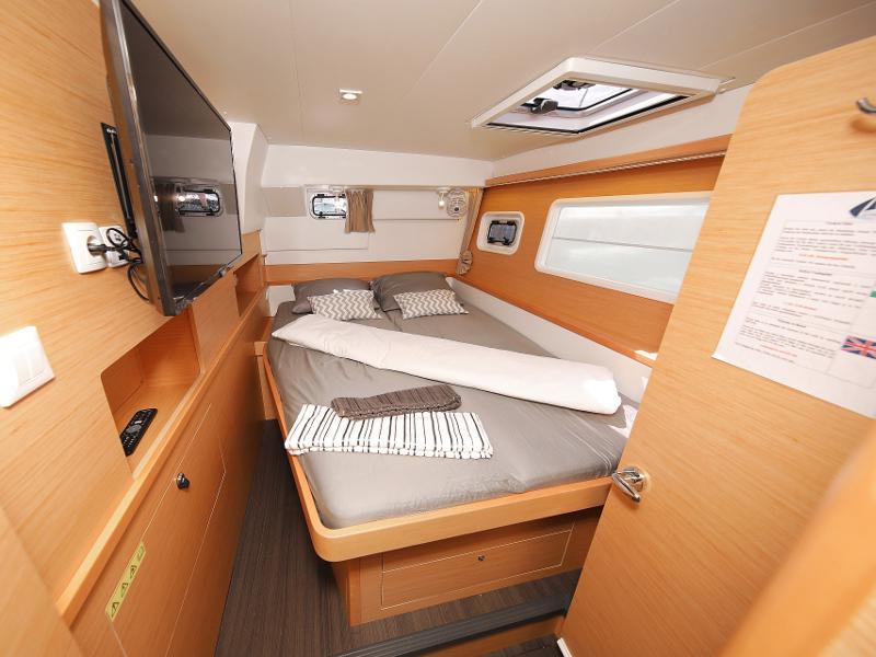 Book yachts online - catamaran - Lagoon 400 S2 LTD EDITION - SCIROCCO - rent