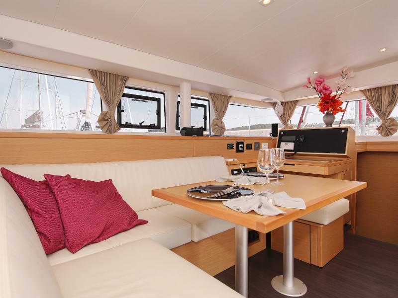 Book yachts online - catamaran - Lagoon 400 S2 LTD EDITION - SCIROCCO - rent