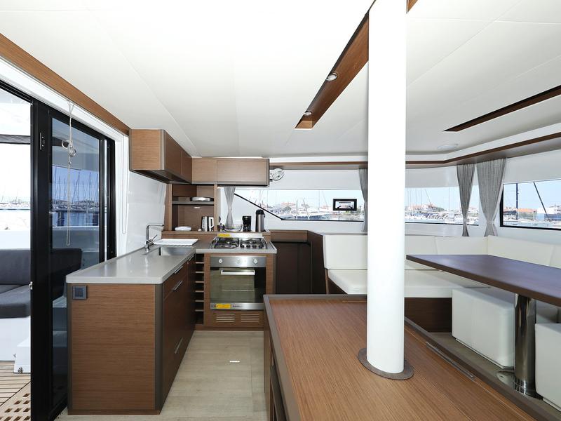 Book yachts online - catamaran - Lagoon 50 - HIGH LIFE - rent
