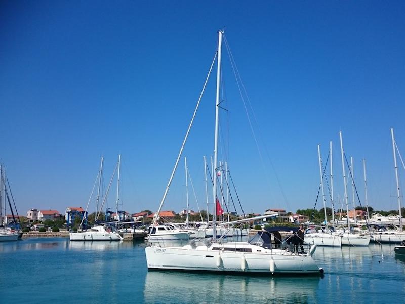 Book yachts online - sailboat - Oceanis 37 - MARINA - rent