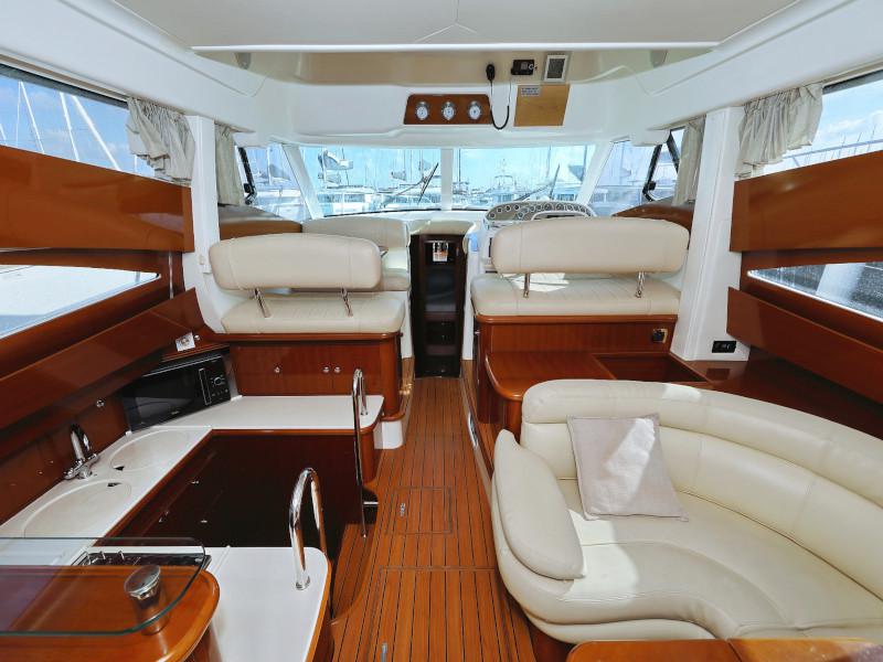 Book yachts online - motorboat - Prestige 46 Fly - ANIMA MARIS - rent