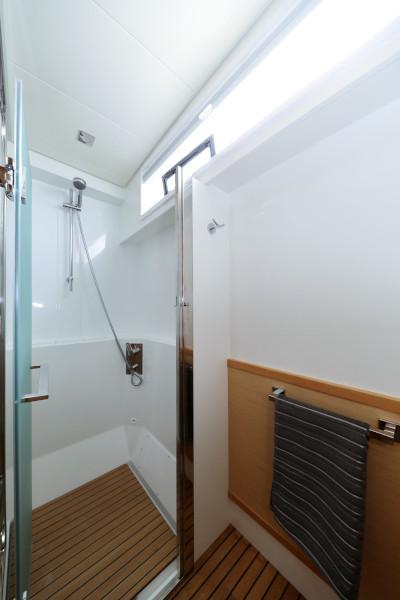Book yachts online - catamaran - Lagoon 52 - SEA DWELLER  - rent