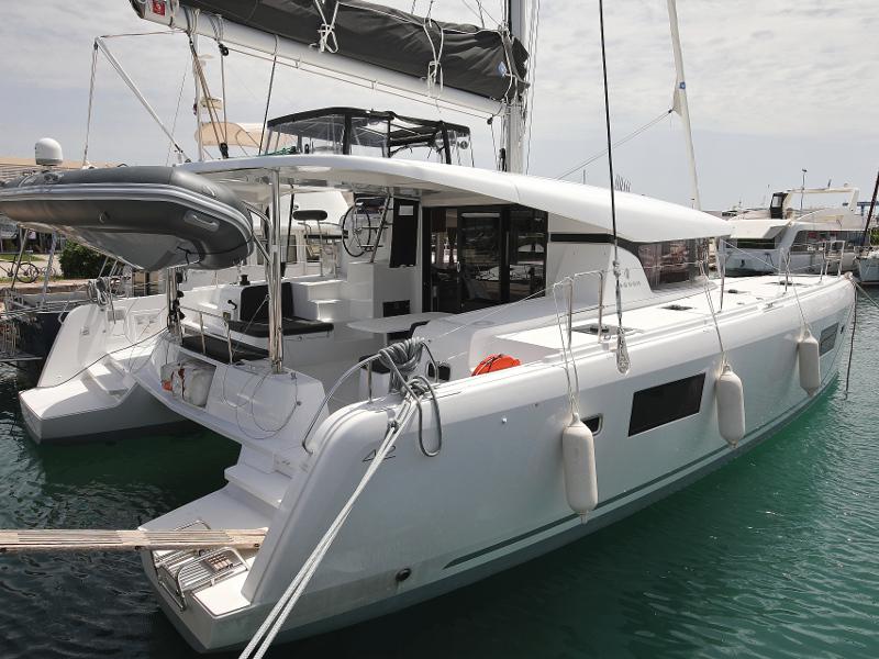 Book yachts online - catamaran - Lagoon 42 - MASTERPIECE - rent