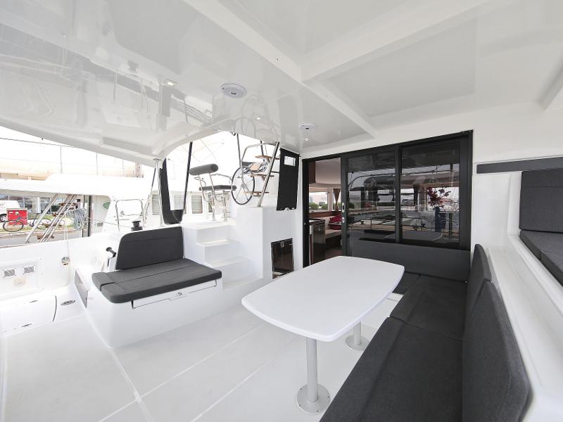 Book yachts online - catamaran - Lagoon 42 - MASTERPIECE - rent