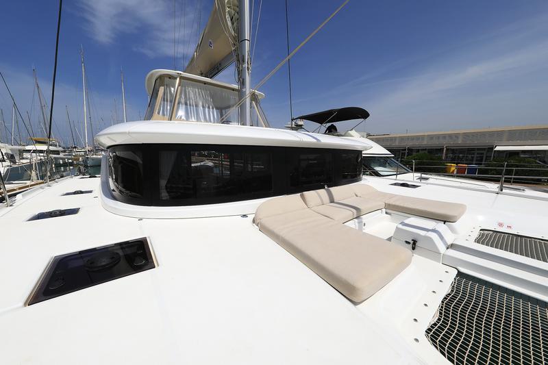 Book yachts online - catamaran - Lagoon 46 - PANOS - rent