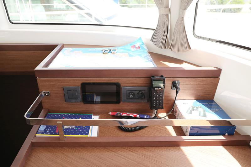 Book yachts online - catamaran - Lagoon 46 - PANOS - rent