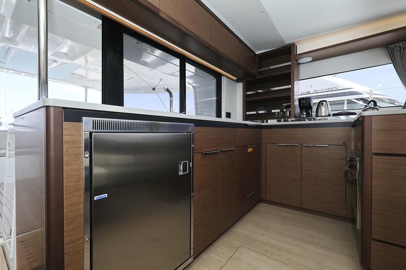 Book yachts online - catamaran - Lagoon 46 - PANOS - rent