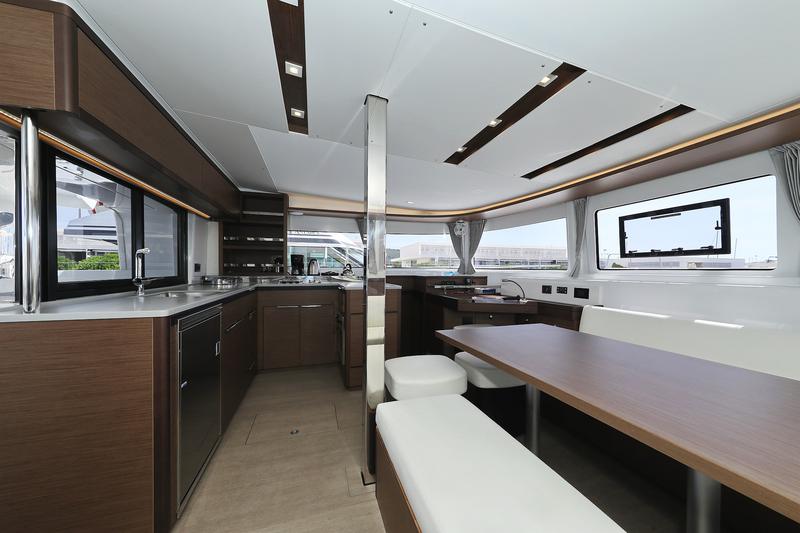 Book yachts online - catamaran - Lagoon 46 - PANOS - rent