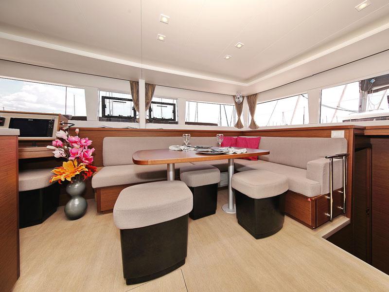 Book yachts online - catamaran - Lagoon 450 F - PARADISE - rent