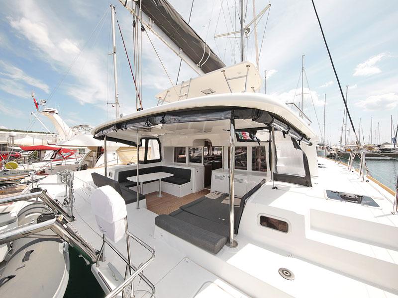 Book yachts online - catamaran - Lagoon 450 F - PARADISE - rent