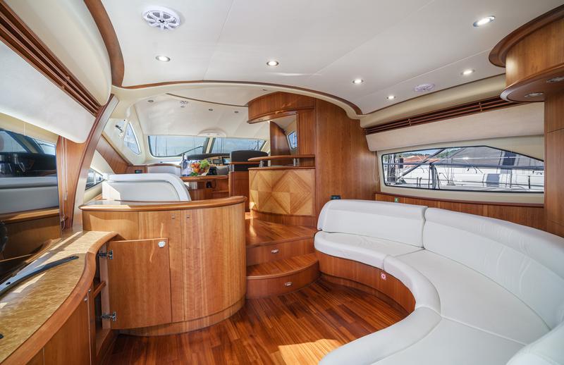 Book yachts online - motorboat - Aicon 56 - NUDGE - rent