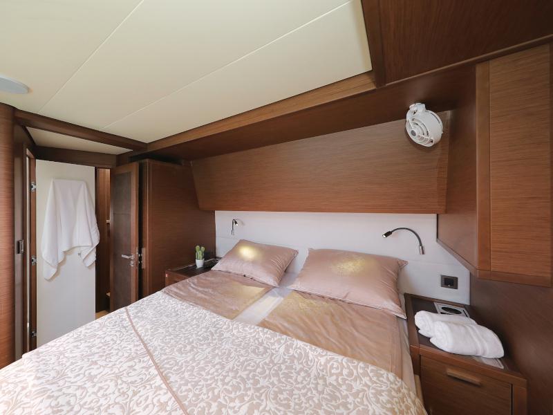 Book yachts online - catamaran - Lagoon 620 - MASTERDREAM  - rent